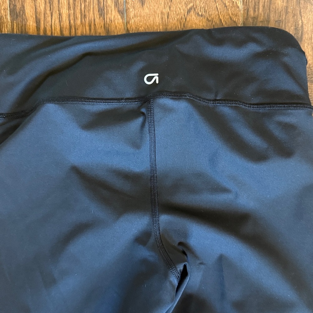 GAP Black Active 7/8 Leggings, size medium - Picture 7 of 8